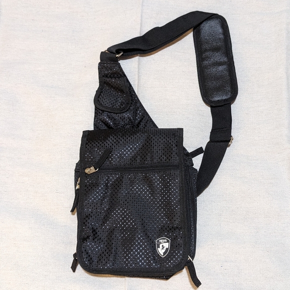 Heys Crossbody Bag and Neck Wallet - Picture 3 of 11